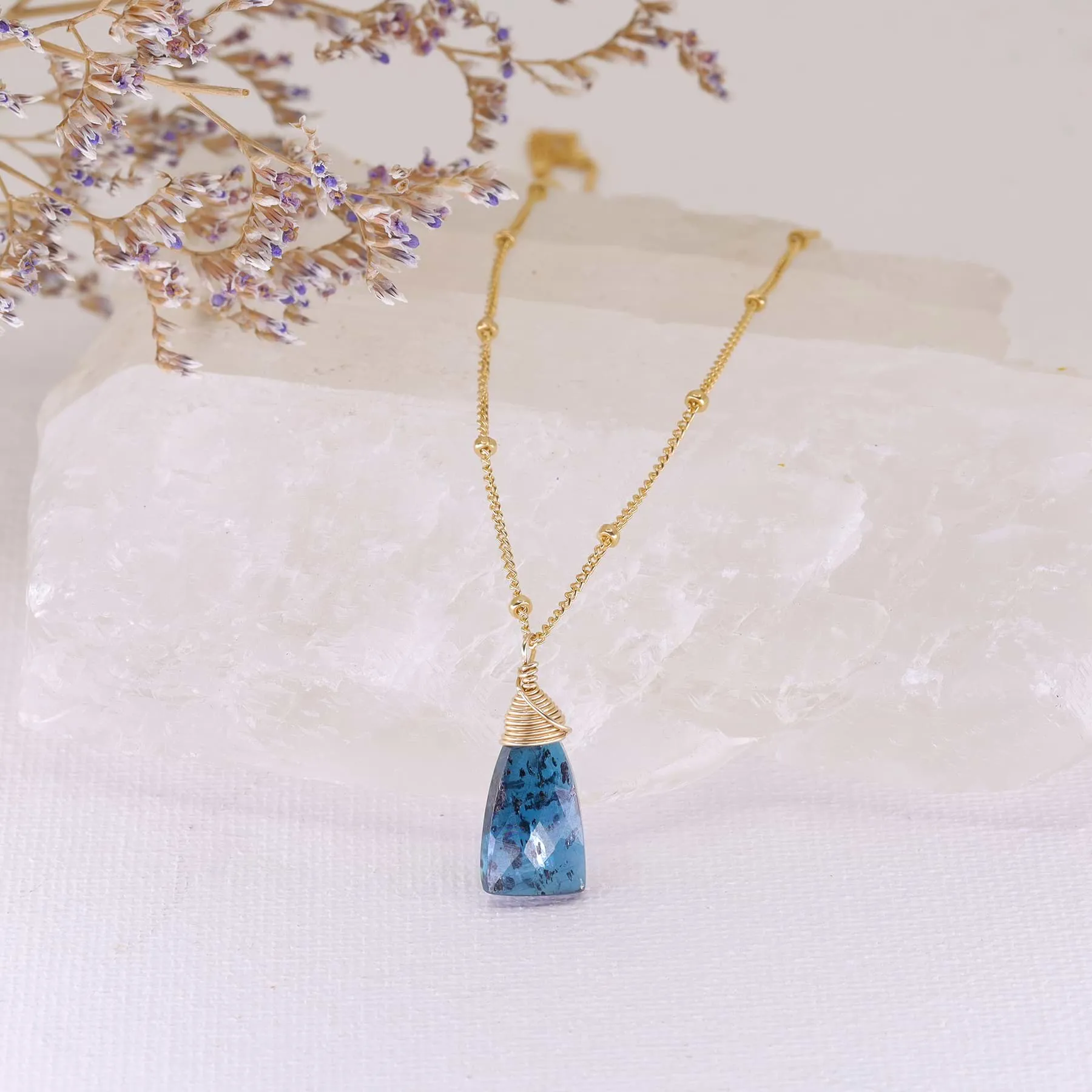 Camden - Kyanite Pendant Gold Necklace