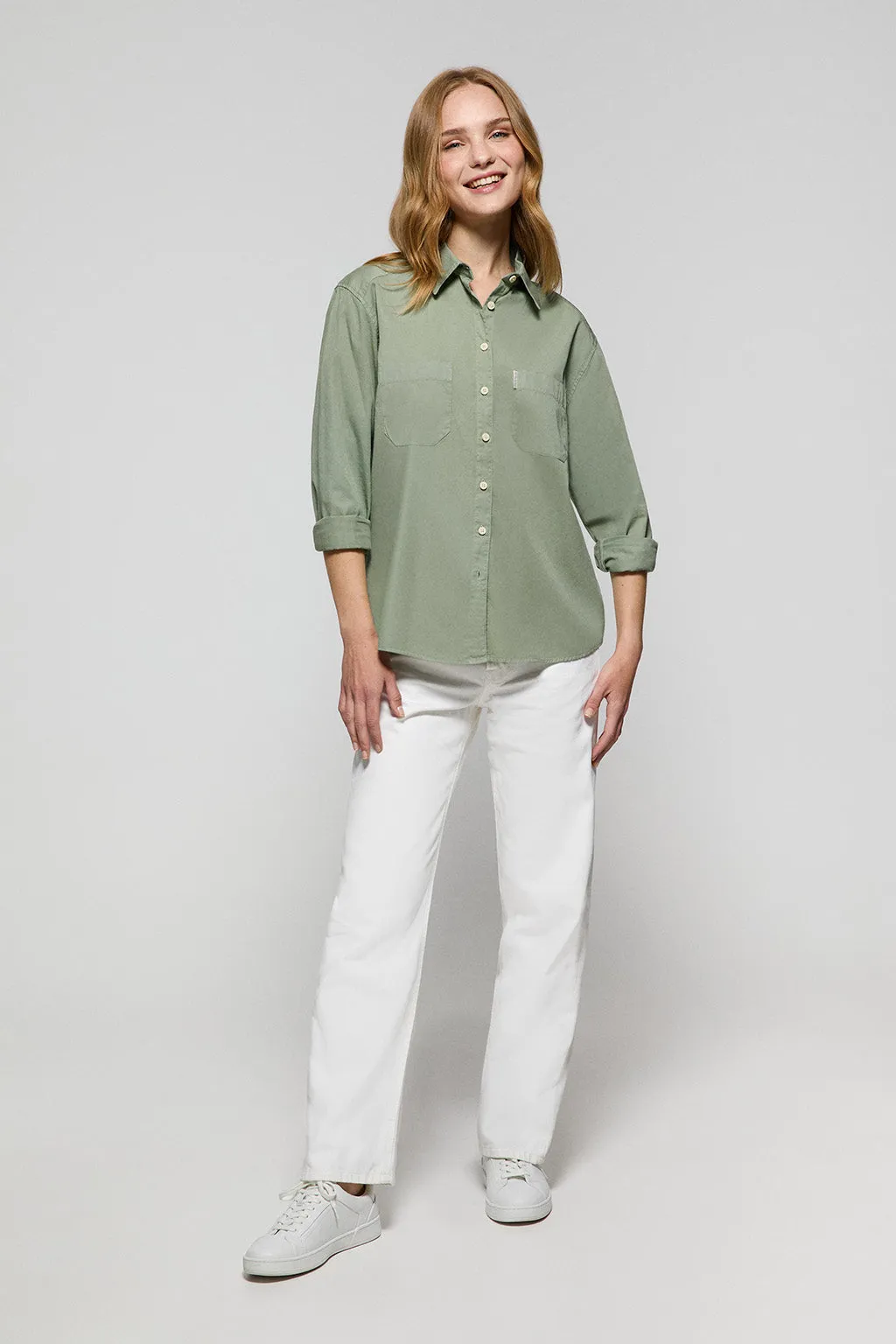 Camisa loose fit color verde con bolsillos y detalle Polo Club