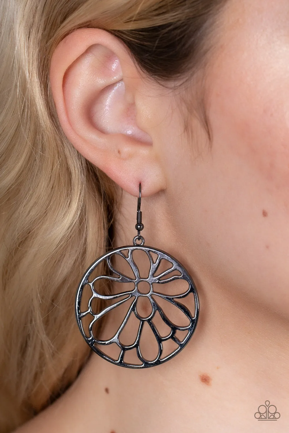 Glowing Glades Black-Earrings