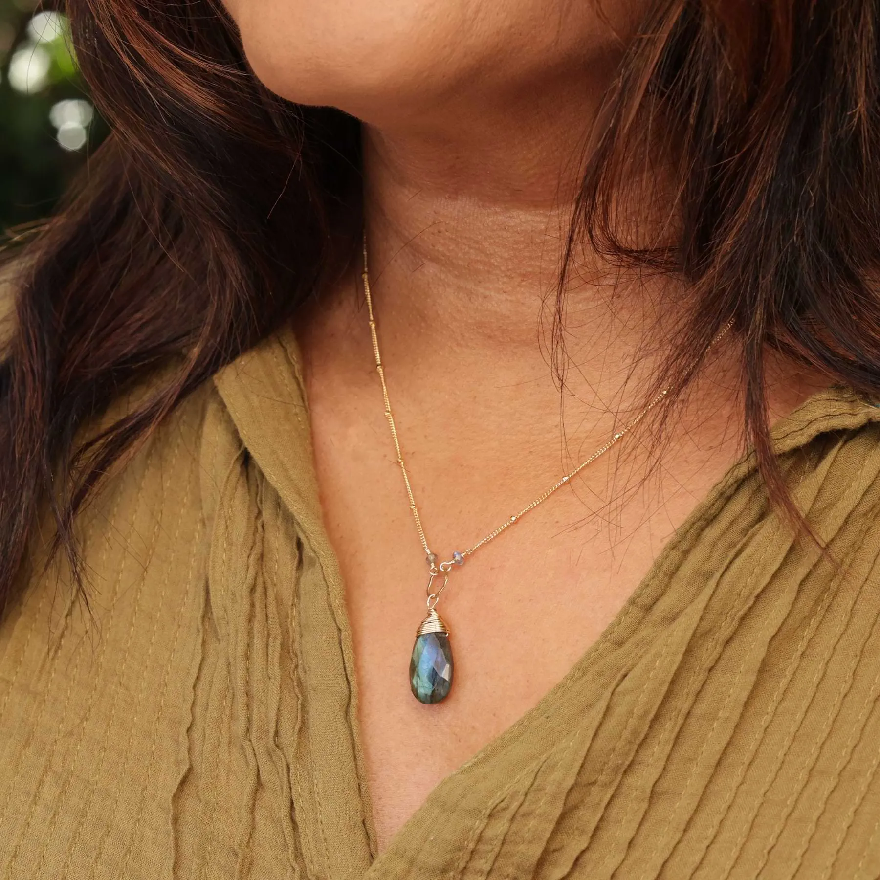 Helsinki - Teardrop Labradorite Gold Necklace