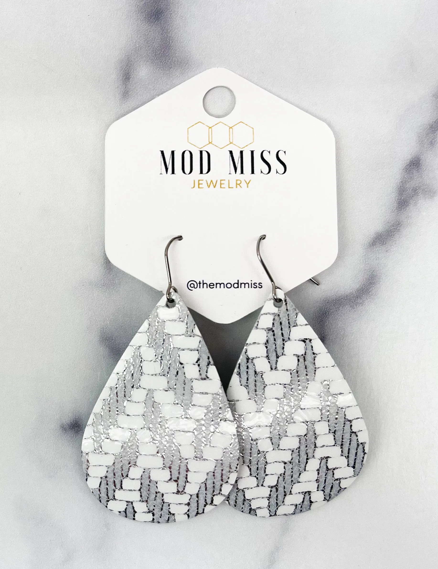 Leather Teardrop Earring Chevron Gray & White