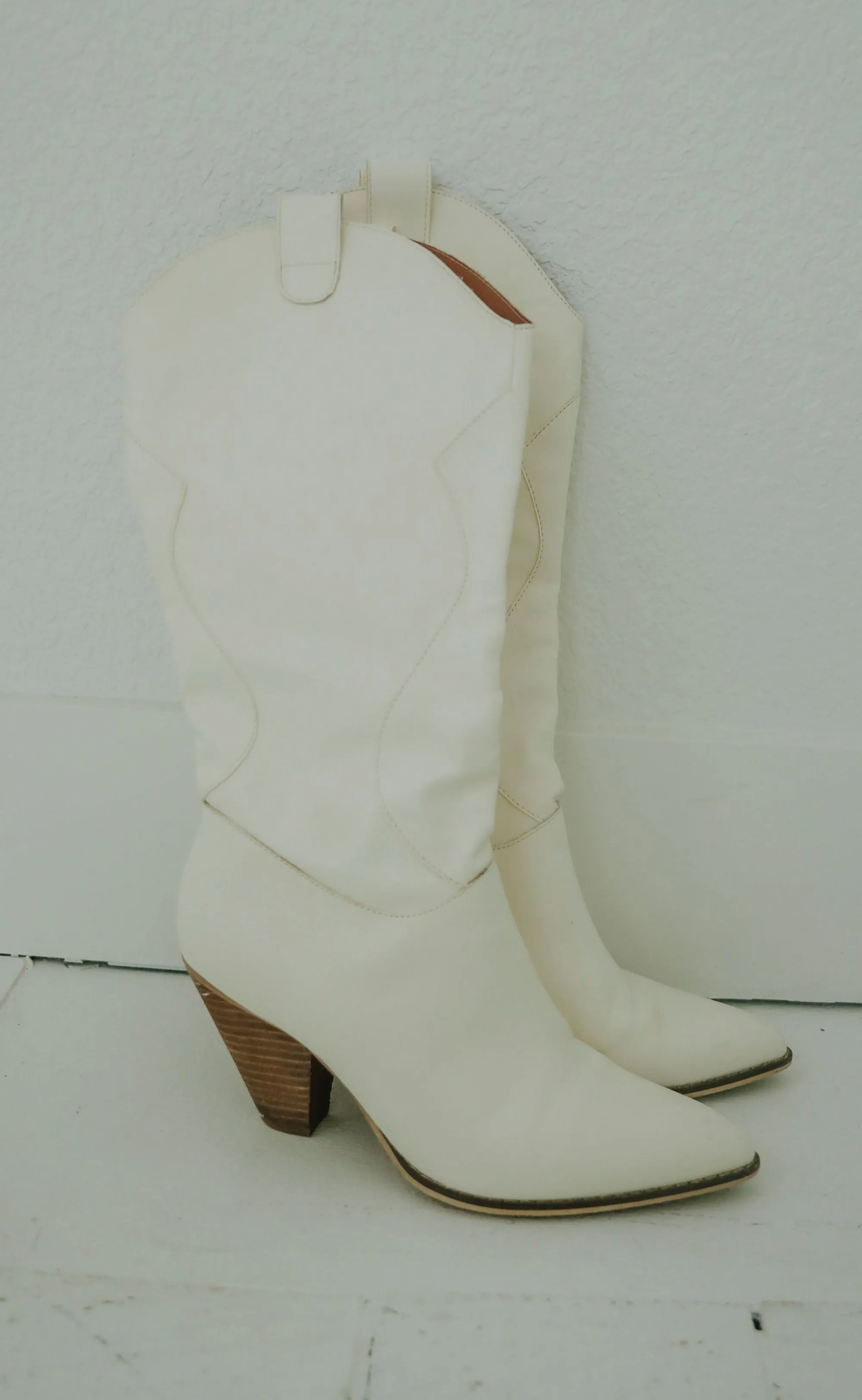 oasis society: bohemian boots - off white